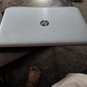 HP Pavilion 17 AMD A8 Notebook.